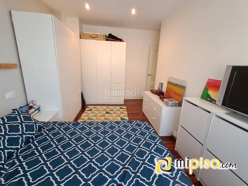Foto bc408673-6995-499c-8de3-ac214826c47c. Piso desde inmobiliaria mipiso os presentamos este fantástico piso en pleno Centro de la villa marinera. ubicado en una zona inmejorabl en Laredo