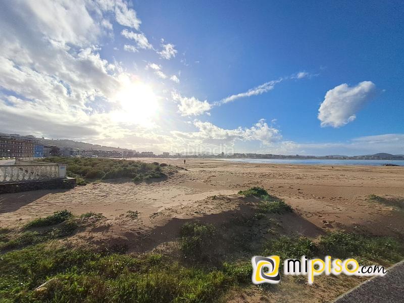 Foto f32e1610-45b5-4233-a423-dd352f1ba709. Piso desde inmobiliaria mipiso os presentamos este fantástico piso en pleno Centro de la villa marinera. ubicado en una zona inmejorabl en Laredo