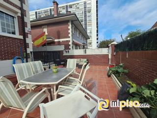 Casa aparellada a El Puntal. Inmobiliaria mipiso te presenta esta vivienda en la zona de la p