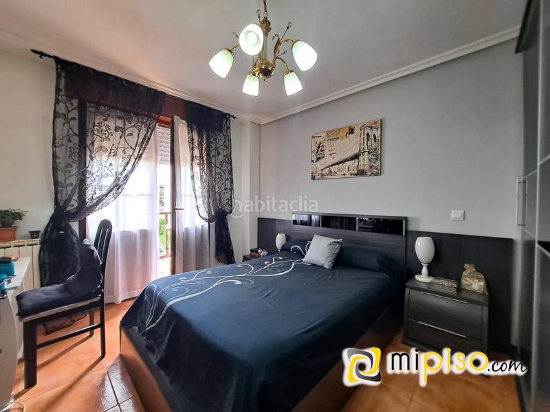 Foto 07ac2221-cbb2-4b21-8554-34a37df232ac. Chalet pareado cantabria les presentamos este pareado, ubicado en la localidad a pocos minutos de las playas de hel en Argoños