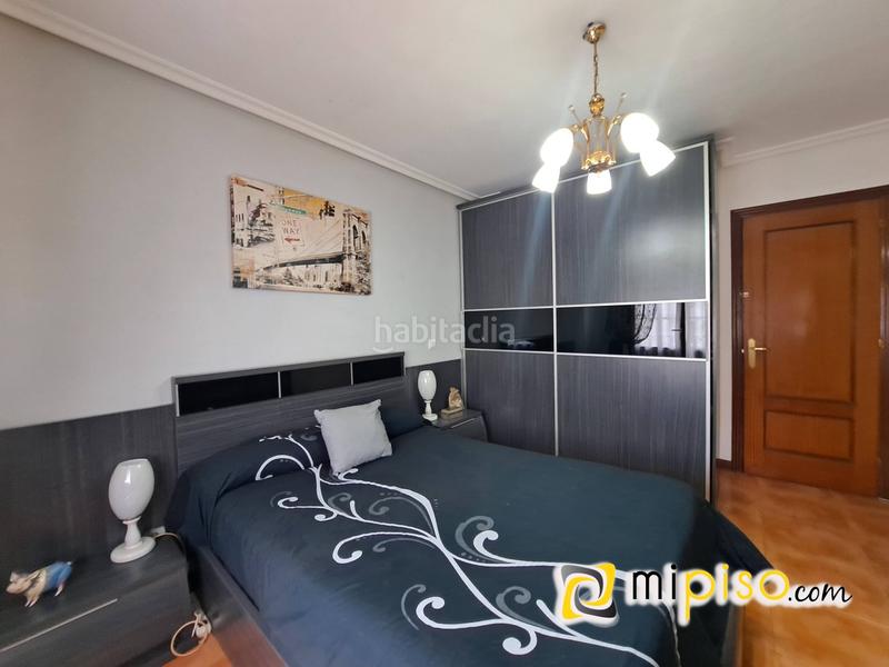 Foto ae4dc051-2b64-4a21-9140-7264f2bf62a0. Chalet pareado cantabria les presentamos este pareado, ubicado en la localidad a pocos minutos de las playas de hel en Argoños