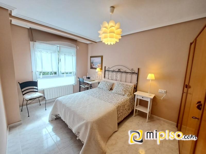 Foto 020d83c7-7e3c-4384-a369-eb4f94b09570. Alquiler piso temporada escolar 650 . inmobiliaria mi piso les ofrece este estupendo piso en el mismo puerto de la villa. una zona inmejorable en Laredo