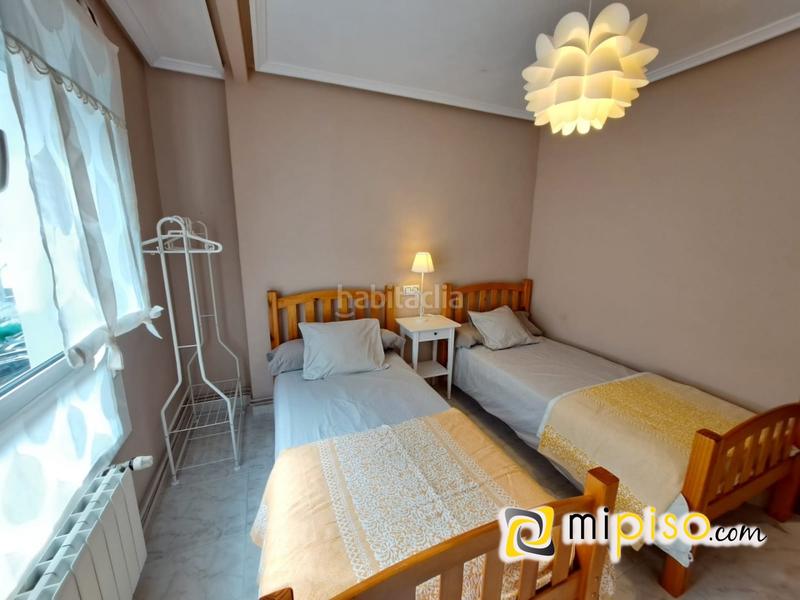 Foto 1c3779a6-b0e8-4d9d-a246-0b17426f8177. Alquiler piso temporada escolar 650 . inmobiliaria mi piso les ofrece este estupendo piso en el mismo puerto de la villa. una zona inmejorable en Laredo