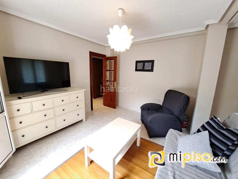 Foto da9cecc3-fe3d-4cbb-a541-c48529c4c531. Alquiler piso temporada escolar 650 . inmobiliaria mi piso les ofrece este estupendo piso en el mismo puerto de la villa. una zona inmejorable en Laredo