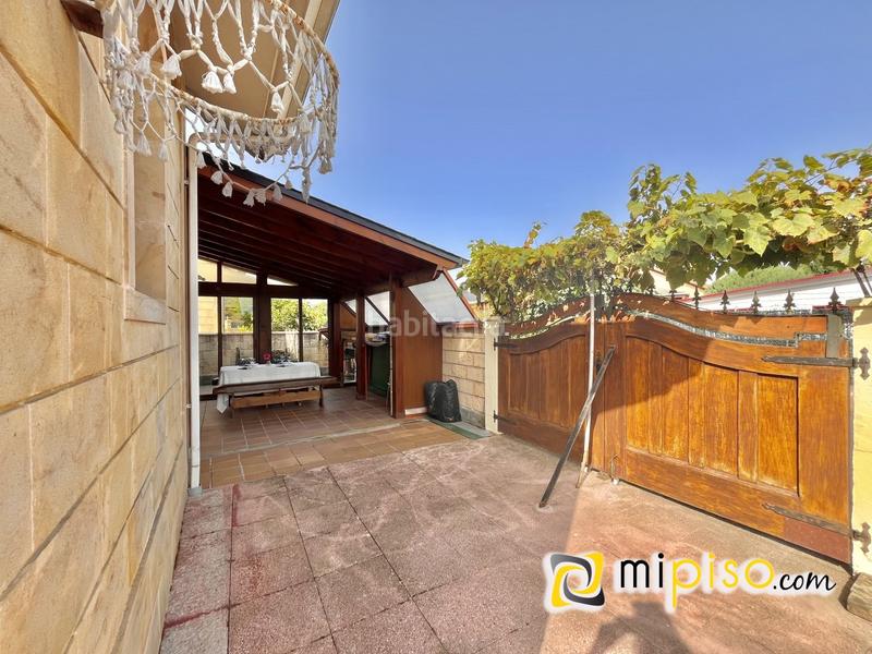 Foto 1c7da8c4-ffb3-44ba-885b-6fdcd99befa9. Chalet descubra esta maravillosa oportunidad de adquirir un chalet increíble en la encantadora localidad . este magnífico inmue en Argoños