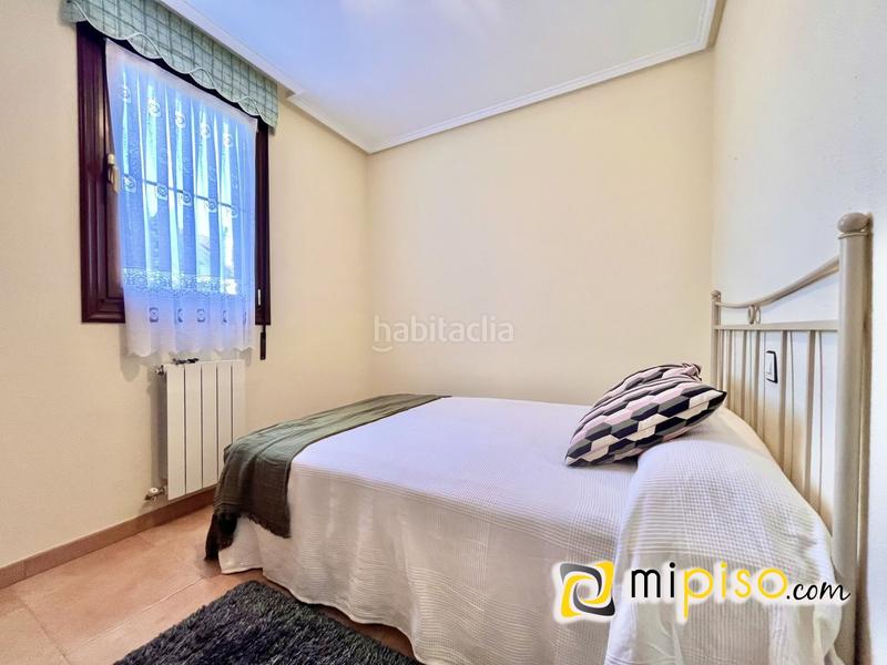 Foto 1ecb7cce-db04-4922-ae79-500186f4c4c1. Chalet descubra esta maravillosa oportunidad de adquirir un chalet increíble en la encantadora localidad . este magnífico inmue en Argoños