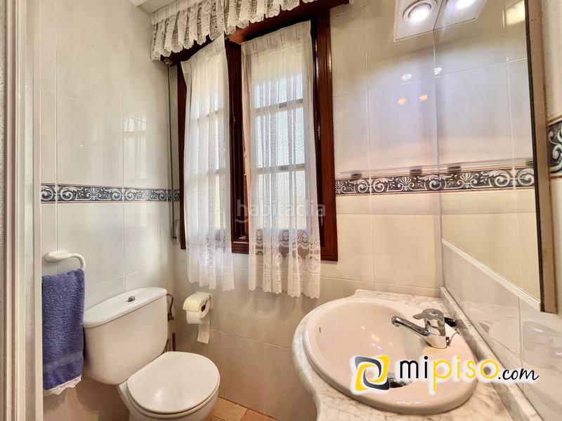 Foto 218751e3-9a0b-462e-b9cb-80ba00762d9e. Chalet descubra esta maravillosa oportunidad de adquirir un chalet increíble en la encantadora localidad . este magnífico inmue en Argoños