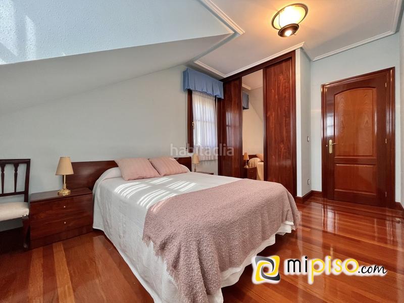 Foto 56c1211e-7240-4a9d-95dc-b2175ffda5ac. Chalet descubra esta maravillosa oportunidad de adquirir un chalet increíble en la encantadora localidad . este magnífico inmue en Argoños