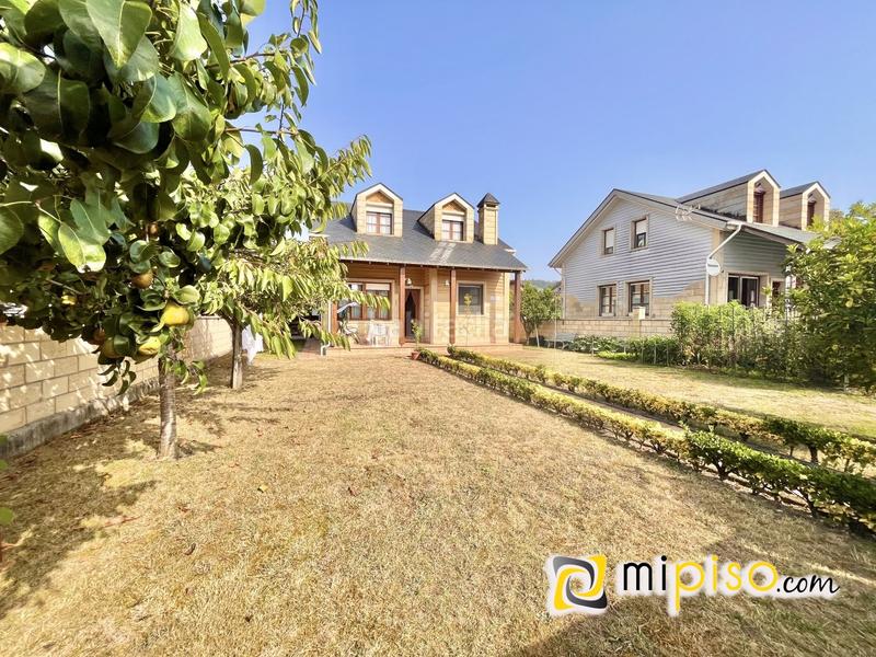 Foto 61bc4de9-f4e0-4711-9354-2396fd3224fe. Chalet descubra esta maravillosa oportunidad de adquirir un chalet increíble en la encantadora localidad . este magnífico inmue en Argoños