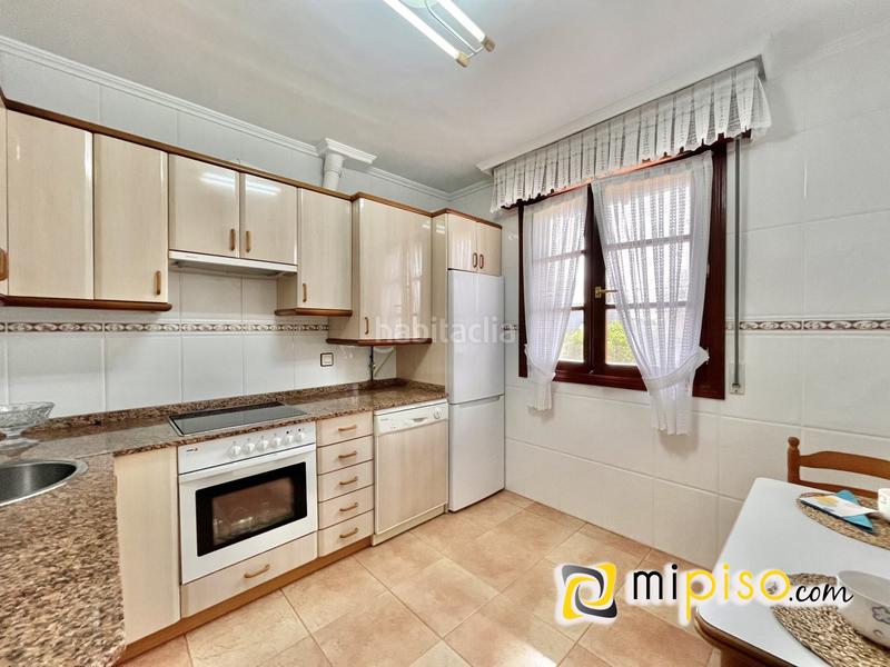 Foto dc55caa2-051e-4ef9-b7e2-ea76ee875dd6. Chalet descubra esta maravillosa oportunidad de adquirir un chalet increíble en la encantadora localidad . este magnífico inmue en Argoños