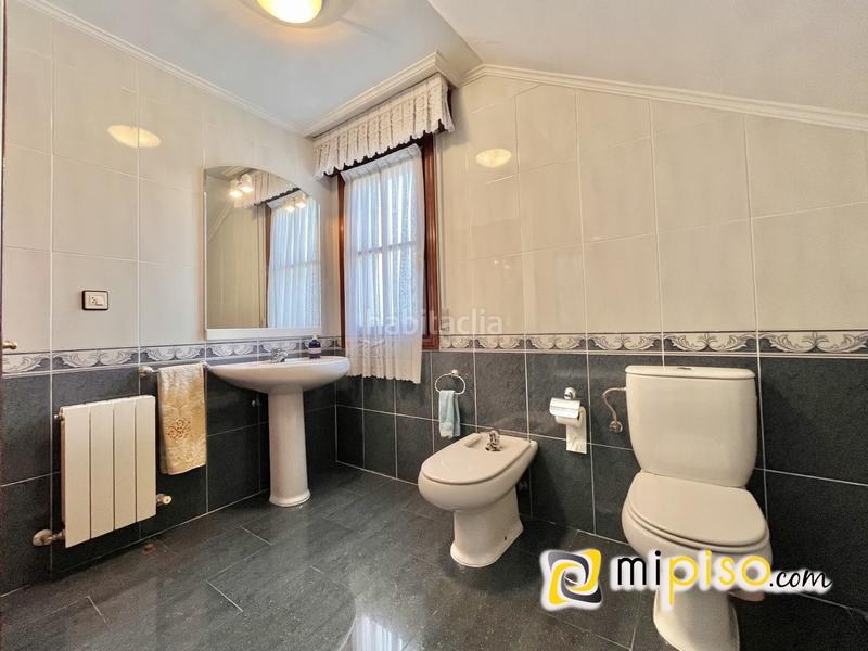 Foto df8e33a4-6989-4445-b0f0-d6360f85be51. Chalet descubra esta maravillosa oportunidad de adquirir un chalet increíble en la encantadora localidad . este magnífico inmue en Argoños