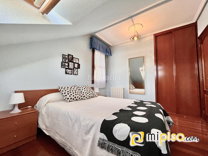 Foto fd619ce7-8150-4081-8d31-93d282d10c00. Chalet descubra esta maravillosa oportunidad de adquirir un chalet increíble en la encantadora localidad . este magnífico inmue en Argoños