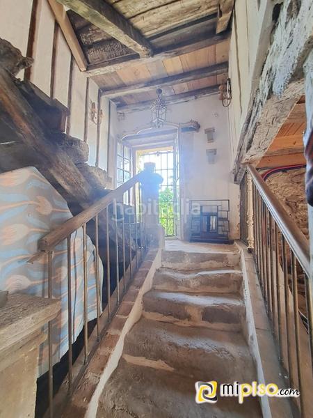 Foto 4b7f87cb-9378-4719-a04e-5cf66fce9eab. Casa desde inmobiliaria mipiso les presentamos esta casa pareada . en una ubicación tranquila, rodeado de naturalez en Bárcena de Cicero