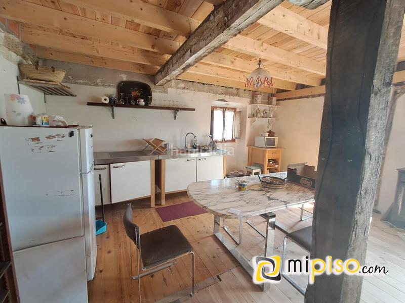 Foto 4eddabf6-adfe-4afa-a00e-503226a40d8c. Casa desde inmobiliaria mipiso les presentamos esta casa pareada . en una ubicación tranquila, rodeado de naturalez en Bárcena de Cicero