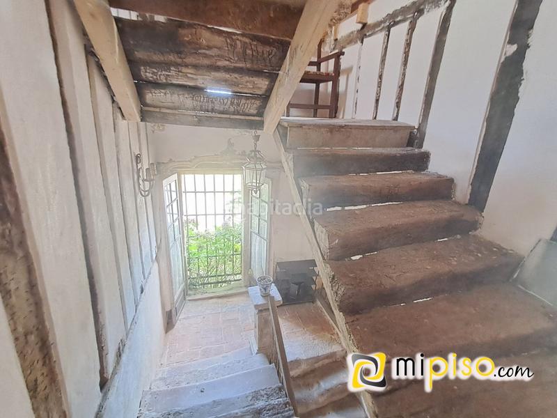 Foto f539939d-2837-481d-9216-69d62e1cde35. Casa desde inmobiliaria mipiso les presentamos esta casa pareada . en una ubicación tranquila, rodeado de naturalez en Bárcena de Cicero
