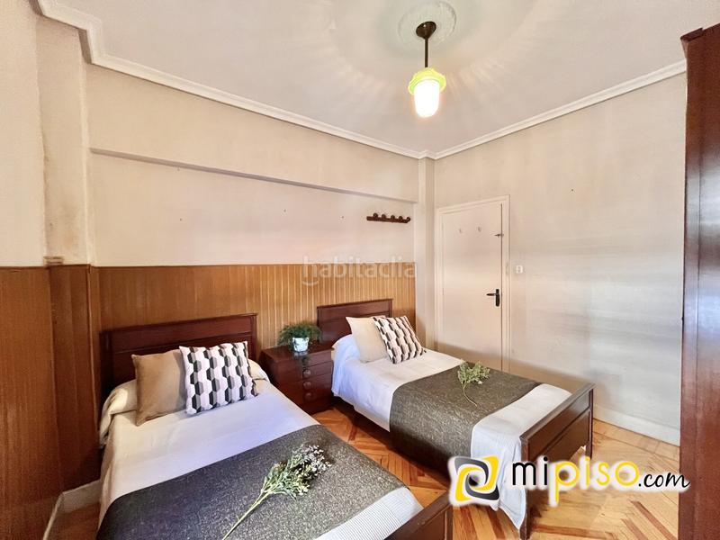 Foto 0bb3cccc-e0f6-433c-b1d3-88a96d8c54a4. Piso  amplio con vistas al mar en el Centro zona alamedasse vende amplio piso en una de las zonas más cotizadas de lared en Laredo