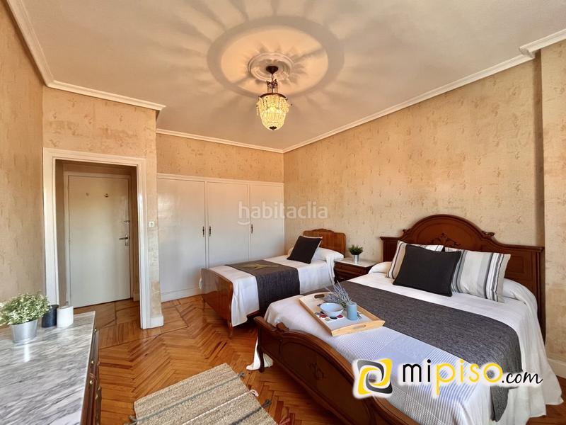 Foto 10206a82-3f3e-4d7e-8484-234f407c2568. Piso  amplio con vistas al mar en el Centro zona alamedasse vende amplio piso en una de las zonas más cotizadas de lared en Laredo