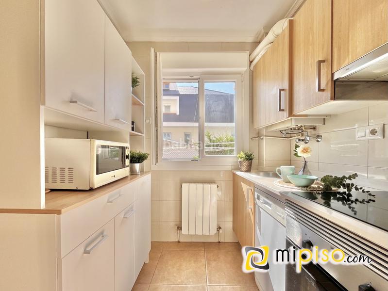 Foto 1badfd43-7165-48bf-b359-cc70ed62e049. Piso desde inmobiliaria mipiso les presentamos en exclusiva esta fantástica vivienda en segunda línea de playa en la preciosa localidad en Laredo