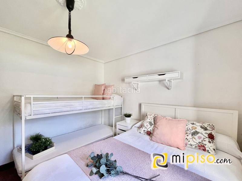 Foto 5fb3568f-66de-4574-a493-5837299ff296. Piso desde inmobiliaria mipiso les presentamos en exclusiva esta fantástica vivienda en segunda línea de playa en la preciosa localidad en Laredo