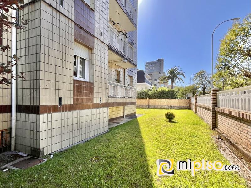 Foto 94e85e9c-229f-486c-9686-261684aecc7a. Piso desde inmobiliaria mipiso les presentamos en exclusiva esta fantástica vivienda en segunda línea de playa en la preciosa localidad en Laredo