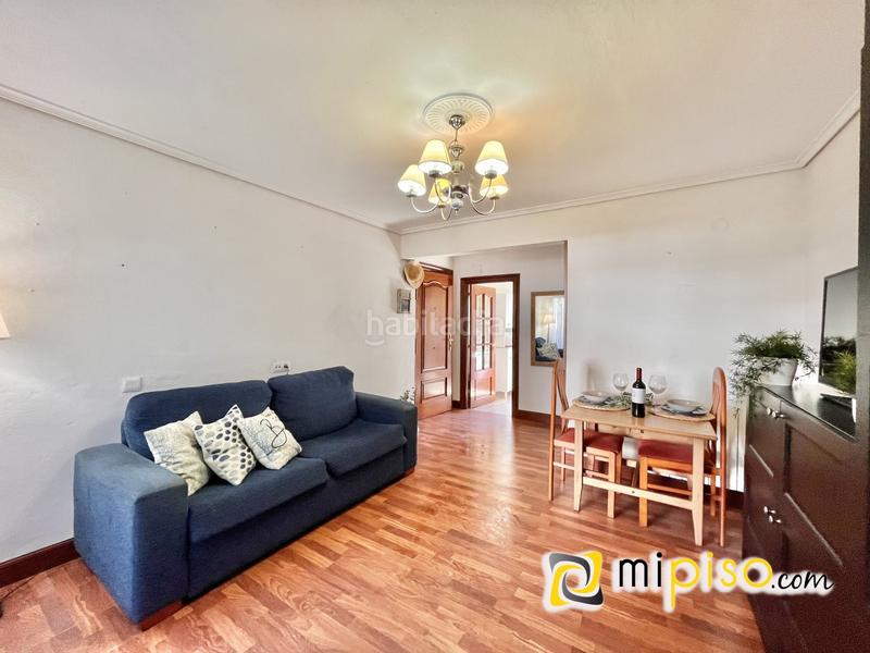 Foto d3990387-5cf0-4ab4-9afd-74c53ed5bab3. Piso desde inmobiliaria mipiso les presentamos en exclusiva esta fantástica vivienda en segunda línea de playa en la preciosa localidad en Laredo