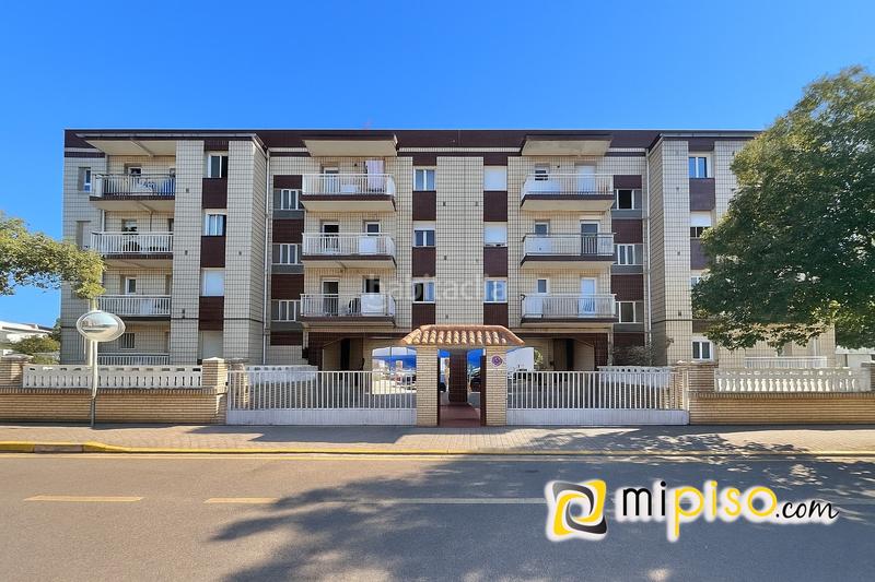 Foto f23ecdb5-a25c-4a82-b31b-434f79911a6d. Piso desde inmobiliaria mipiso les presentamos en exclusiva esta fantástica vivienda en segunda línea de playa en la preciosa localidad en Laredo