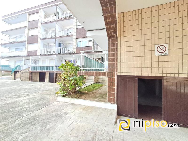 Foto 16030c28-bd07-4a3f-aaf6-f02f478fede9. Aparcament cotxe a Zona Playa Laredo