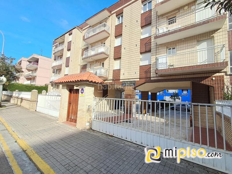 Foto 2352ce05-998a-4223-99b3-c797b58b9fe3. Aparcament cotxe a Zona Playa Laredo