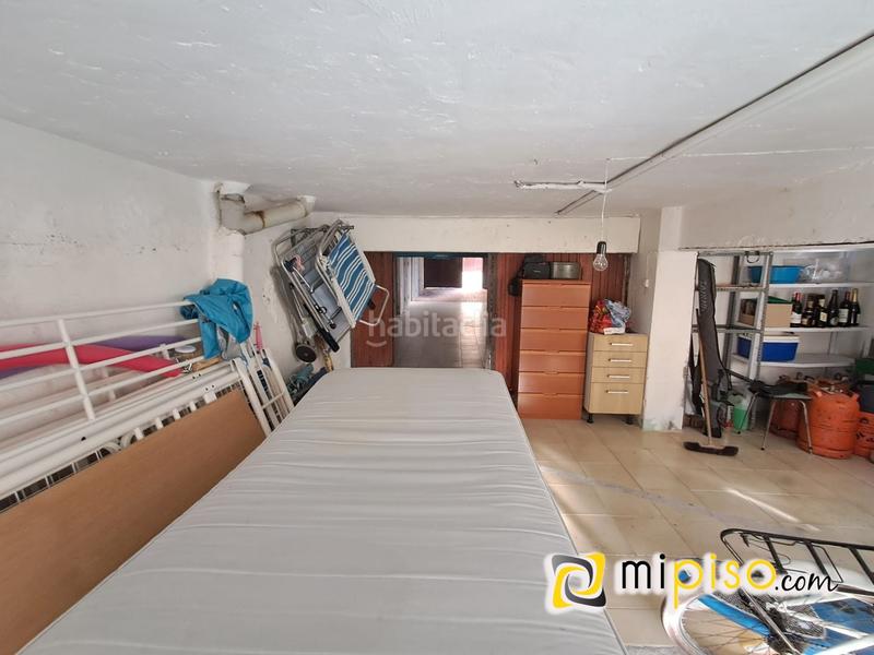 Foto 8dd6714f-8e53-4ea5-b143-f36d369975e6. Aparcament cotxe a Zona Playa Laredo