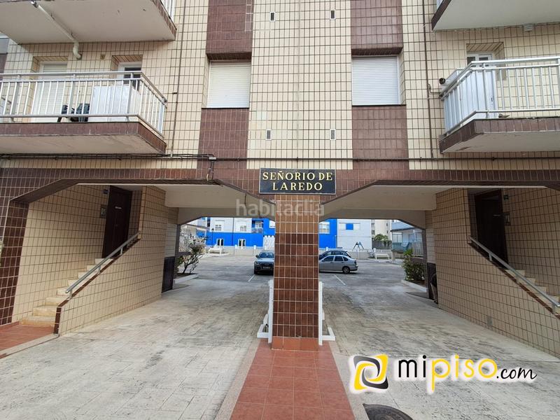 Foto da579a88-a7ef-48a0-a7f9-ccf42959024c. Aparcament cotxe a Zona Playa Laredo