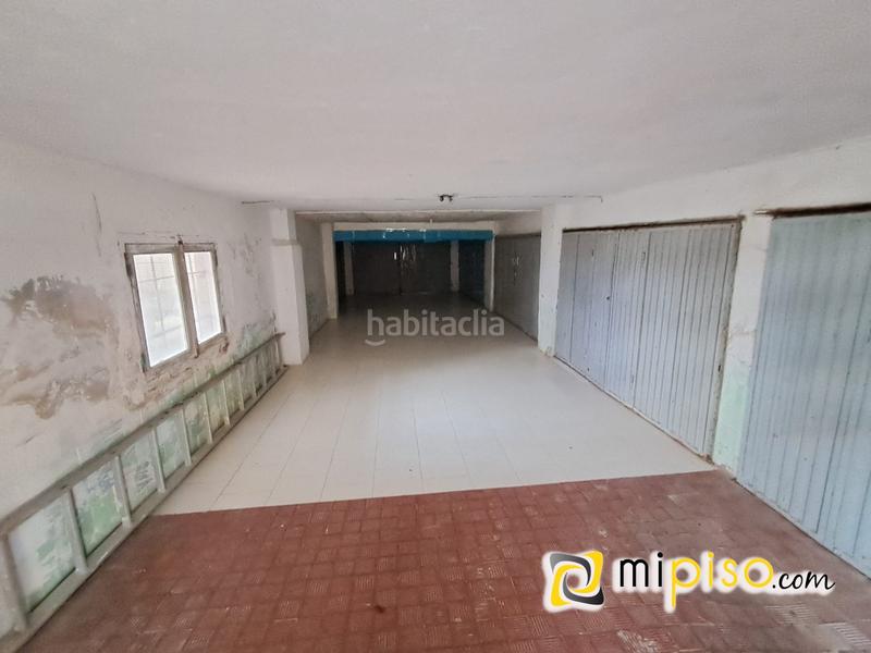 Foto e5a0d4a0-58ed-427d-adbf-3031115f5f77. Aparcament cotxe a Zona Playa Laredo