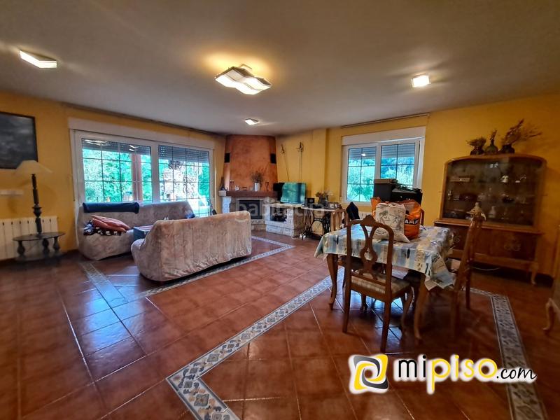 Foto 14d669cb-8003-4ade-9712-4653227d7e17. Chalet desde inmobiliaria mipiso les presentamos este chalet independiente en venta en el barrio de llueva, en la zona . una vivie en Voto