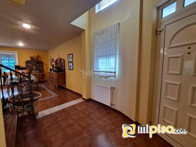 Foto 58b6c349-b182-44a1-bbce-ab50c3598a69. Chalet desde inmobiliaria mipiso les presentamos este chalet independiente en venta en el barrio de llueva, en la zona . una vivie en Voto