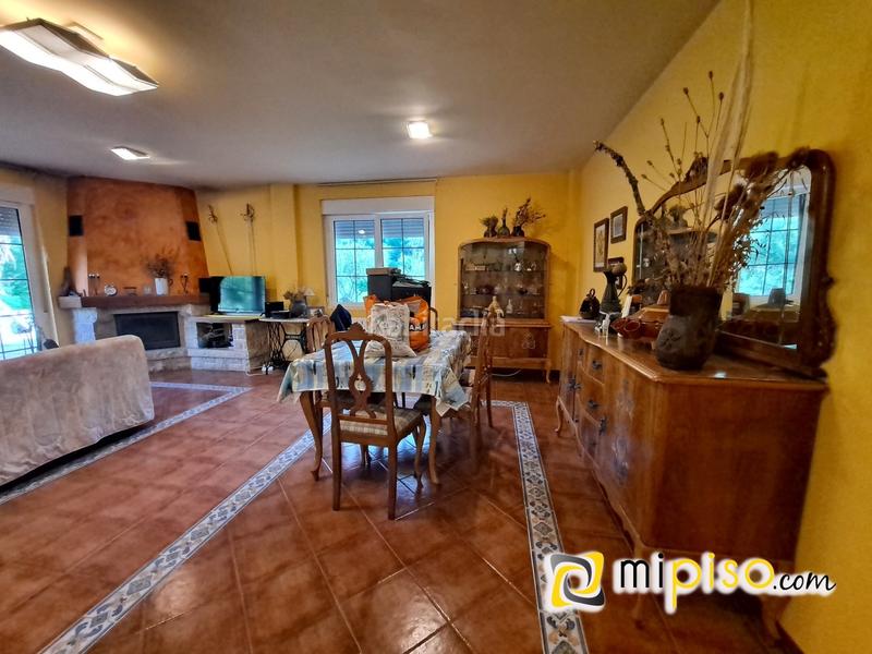 Foto a6d6858a-2f86-4f1a-a842-fd4abd2c3a03. Chalet desde inmobiliaria mipiso les presentamos este chalet independiente en venta en el barrio de llueva, en la zona . una vivie en Voto