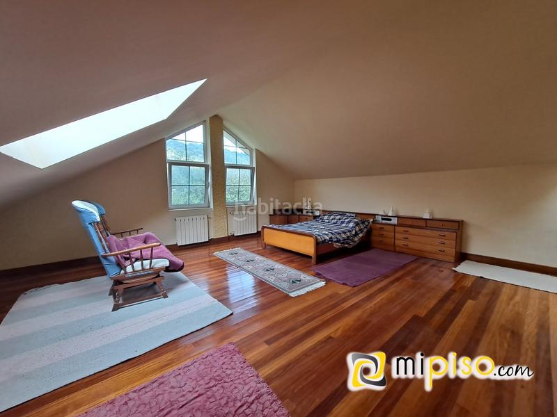 Foto bda97b00-0ba0-4bd2-90ce-2921527e6182. Chalet desde inmobiliaria mipiso les presentamos este chalet independiente en venta en el barrio de llueva, en la zona . una vivie en Voto