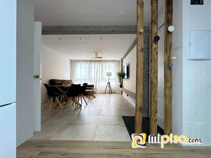 Foto 830cdaef-3706-4cc6-aae7-5244a4abd3d2. Pis a Centro Laredo