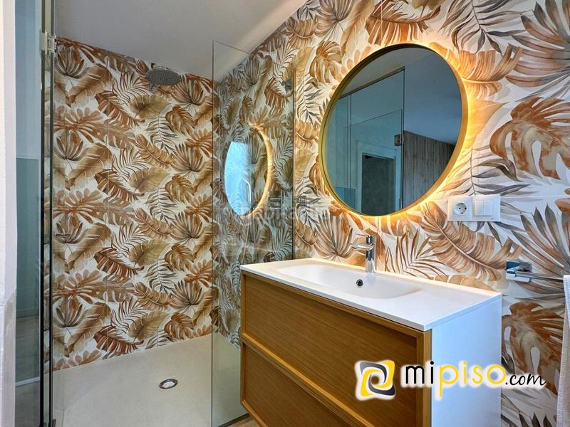 Foto f0bc0aef-d54e-4ef7-83ae-abc3da308363. Pis a Centro Laredo