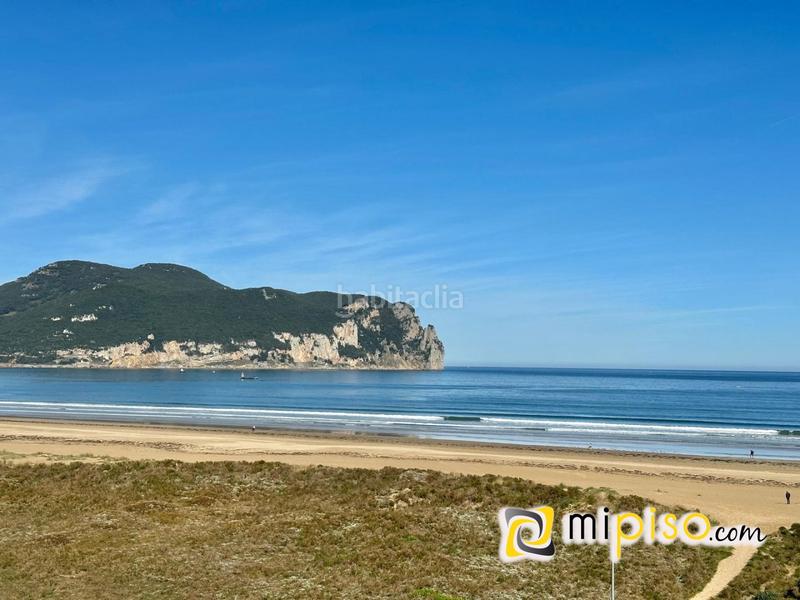 Foto 0a5b3d55-fa66-4606-b427-5adbe800de33. Pis amb calefacció a Zona Playa Laredo