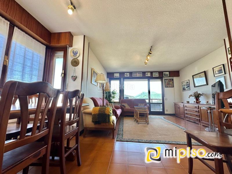 Foto 1e54dd5e-b378-4375-a841-8076cd3da421. Pis amb calefacció a Zona Playa Laredo