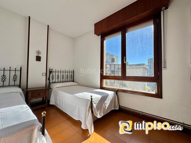 Foto 567f6d87-8cd6-4fc8-8f5d-40df053ecef1. Pis amb calefacció a Zona Playa Laredo