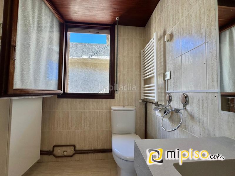 Foto 6446d574-d05f-4c8d-bc74-6f0bf8af33e1. Pis amb calefacció a Zona Playa Laredo