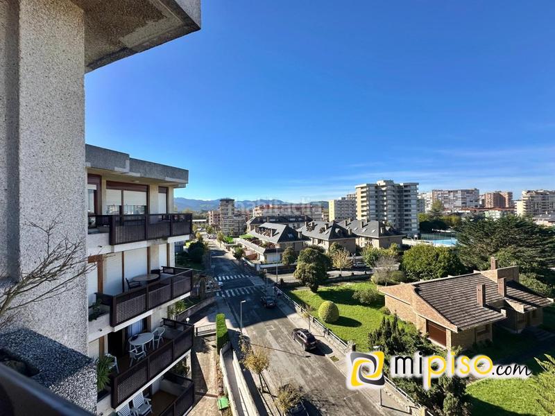 Foto a02387eb-b138-43a7-8550-b6719931920a. Pis amb calefacció a Zona Playa Laredo