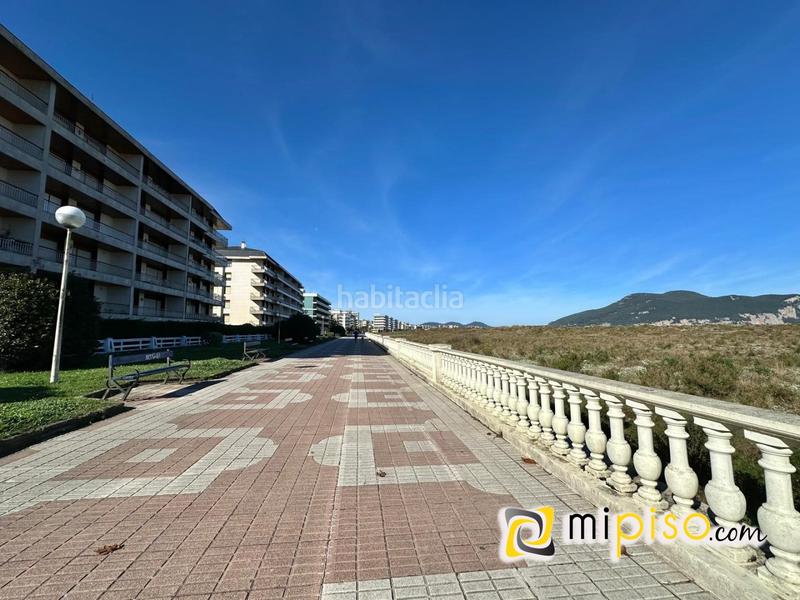 Foto ae1f239e-b95a-4198-a84d-4fddc9acd7f6. Pis amb calefacció a Zona Playa Laredo