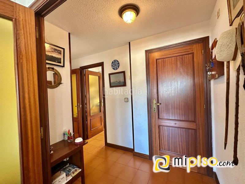 Foto b59cc6a0-9561-4ead-81e7-1a8f2ae6732d. Pis amb calefacció a Zona Playa Laredo