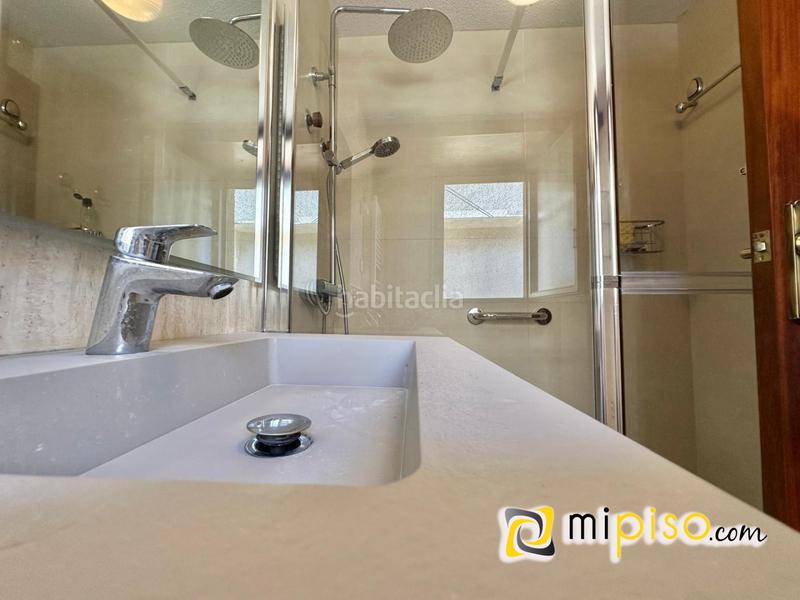 Foto bbfda60d-904b-45fa-9f88-b3ee37497f06. Pis amb calefacció a Zona Playa Laredo