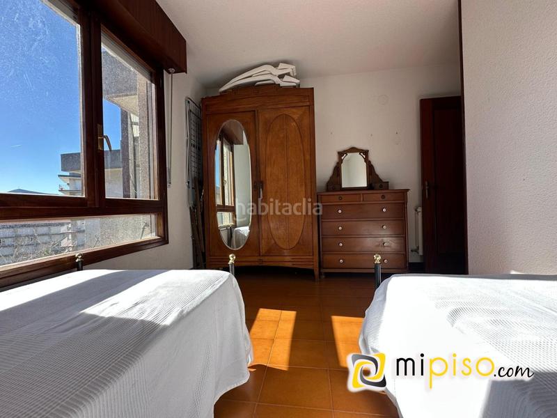 Foto bf2cfc1c-ccac-4452-8c23-ecb6f890afd0. Pis amb calefacció a Zona Playa Laredo