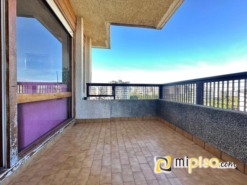 Foto c25ce9ce-eabc-4941-9055-e595cc2f03d4. Pis amb calefacció a Zona Playa Laredo