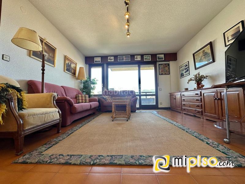 Foto ca59126c-b993-41b8-aaea-46a3b8f4bc7d. Pis amb calefacció a Zona Playa Laredo