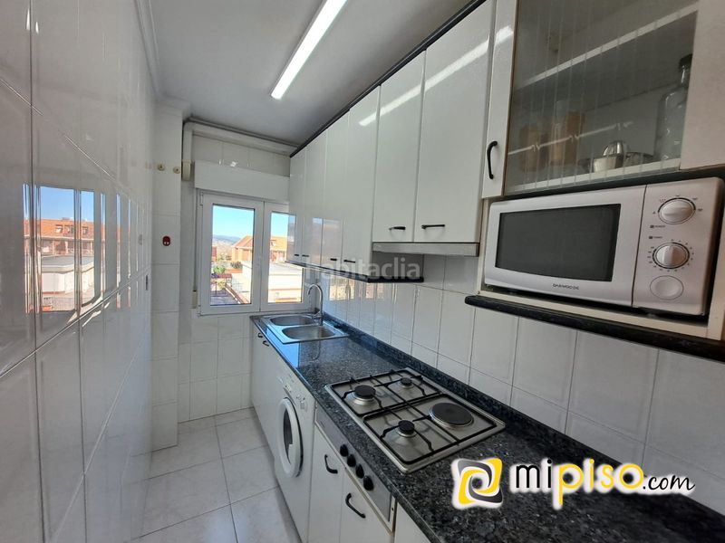 Foto 04beb28a-aec7-4780-bcda-74da6ed0c84a. Lloguer pis a El Puntal Laredo