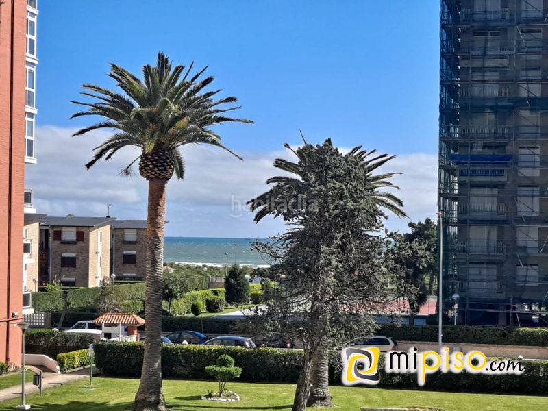 Foto b7bf9bc3-7754-41c8-a458-cf26988095bd. Rent flat in de la libertad 80 in El Puntal Laredo